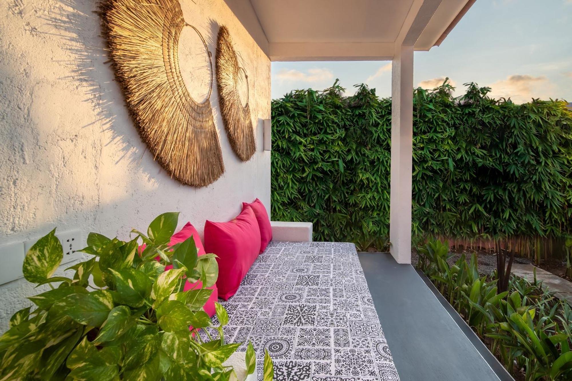 Bed and Breakfast Pinkprivate Balangan - For Cool Adults Only à Jimbaran Extérieur photo