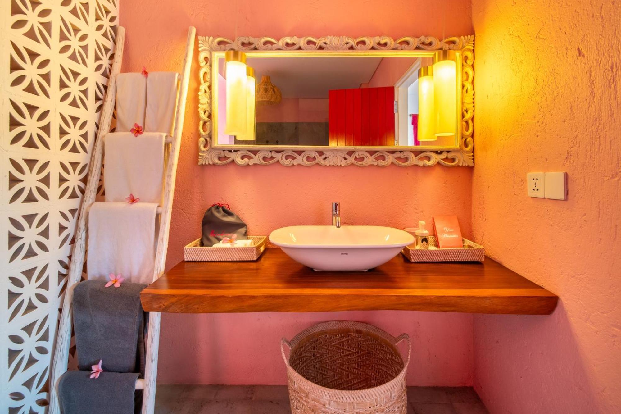 Bed and Breakfast Pinkprivate Balangan - For Cool Adults Only à Jimbaran Extérieur photo